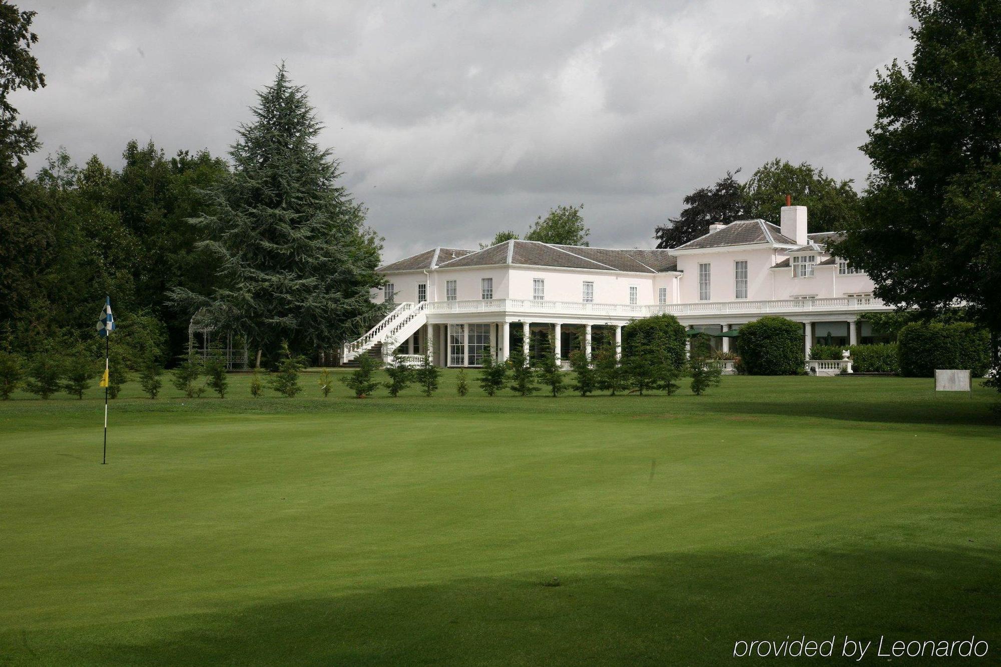 Manor Of Groves Hotel Sawbridgeworth Exterior foto